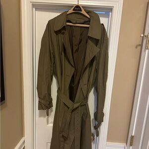 London Fog men’s trench coat, olive green, size 48 Reg